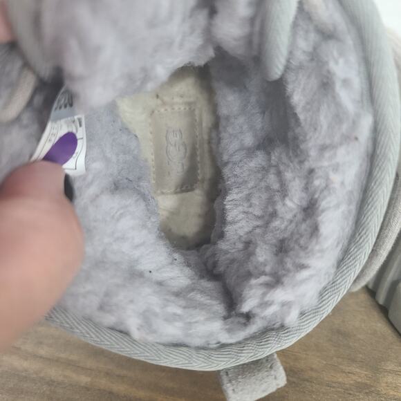 UGG Neumel Chopd chukka Suede boot in  Grey Kids Size 5 - Picture 6 of 14